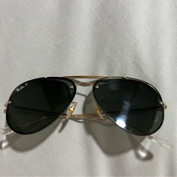 Ray-Ban Gold Frame Sunglasses with Dark Lenses - Picture 1 of 10